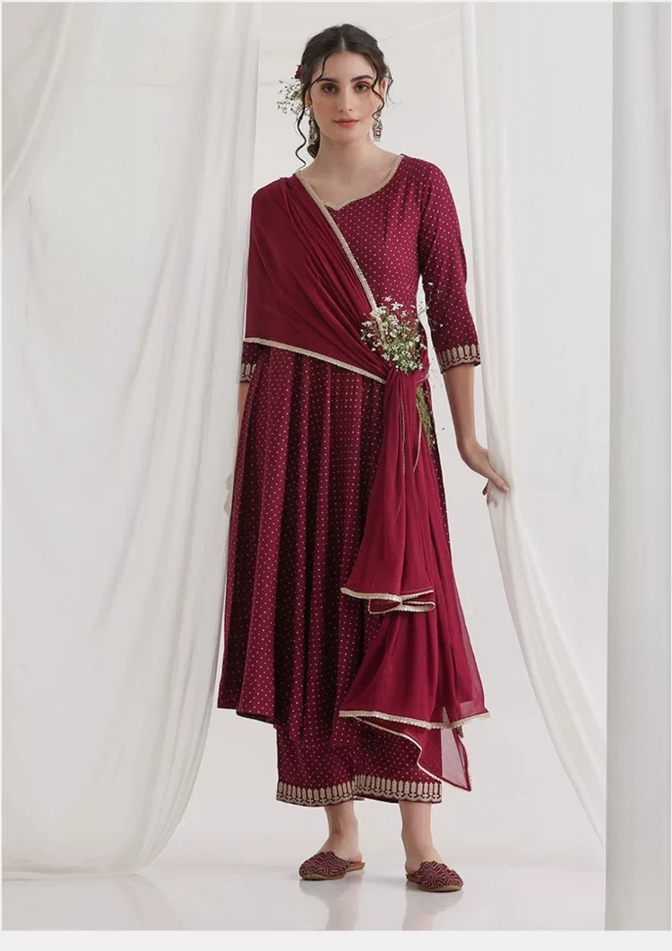ชุดคุर्ตะสีแดงเข้มสำหรับผู้หญิ - Summer Clothing Pakistan บทวิจารณ์และราคา